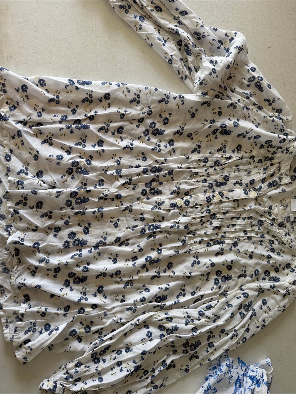 GAP Women's Floral Button-Up Tops - Blue, White, Lavender - Picture 2 of 4